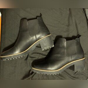 STURDY LEATHER HEELED CHELSEA BOOTS 🥾